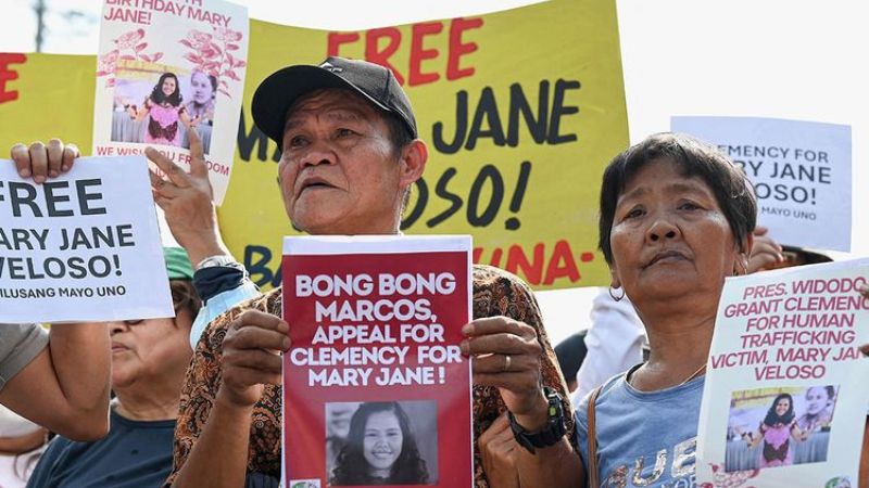 Filipina on death row: Mary Jane Veloso's family makes fresh appeal for clemency