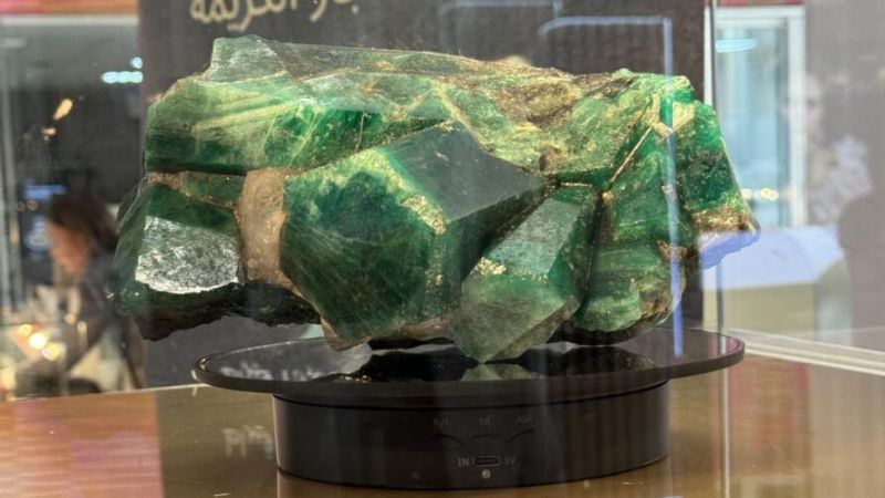Dh7 million emerald for sale at Sharjah expo