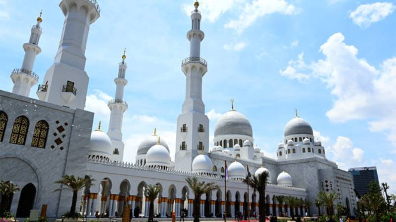 Did you know Indonesia has its own Sheikh Zayed Grand Mosque?