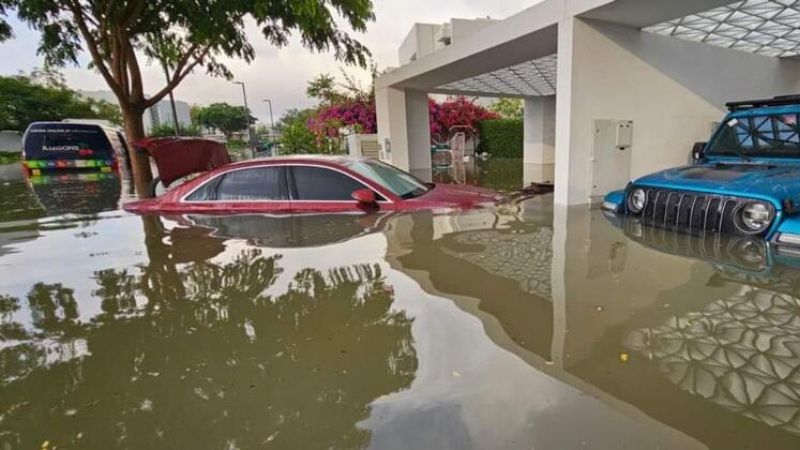 Flood-hit Dubai residents to get free services, Sheikh Hamdan orders