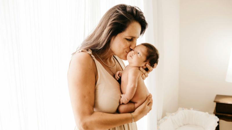 Additional 30-day paid maternity leave for Abu Dhabi mothers announced