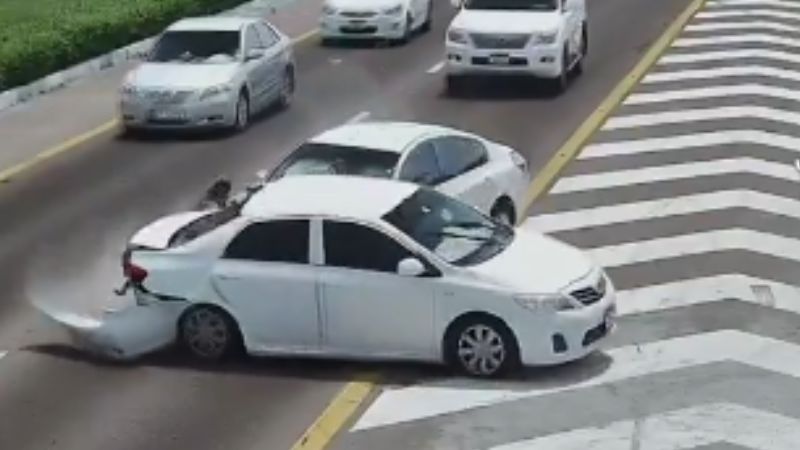 WATCH: Two cars collide after reckless lane change; Abu Dhabi police reminds on lane discipline
