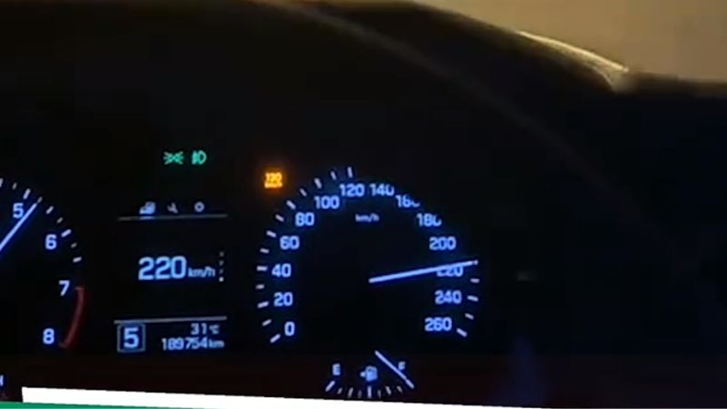 WATCH: Driver speeding at 220kmph on major road arrested by Dubai Police