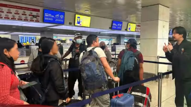 Over 60 Filipino amnesty applicants repatriated to Philippines