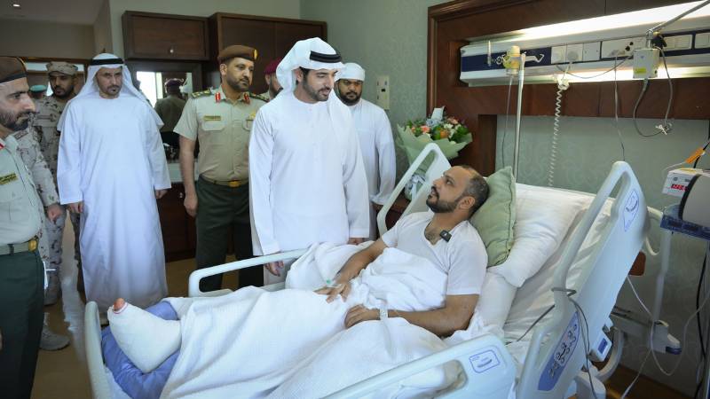 Sheikh Hamdan visits injured Emirati soldiers