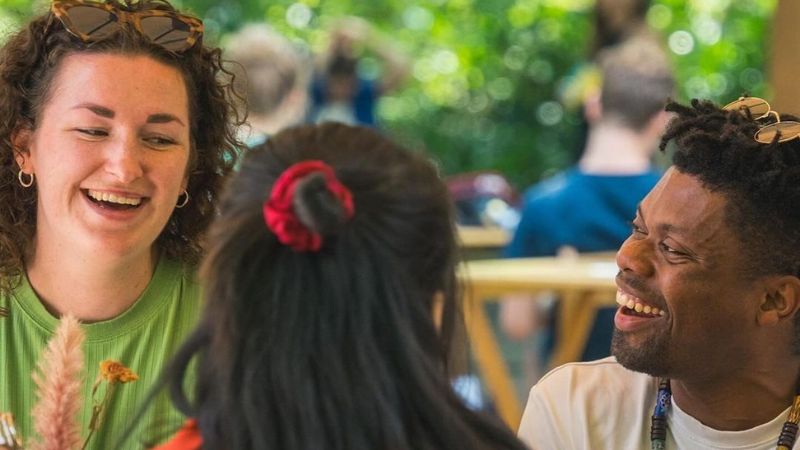 Dubai cafe to host 'phone-free' meetup; helps visitors reconnect