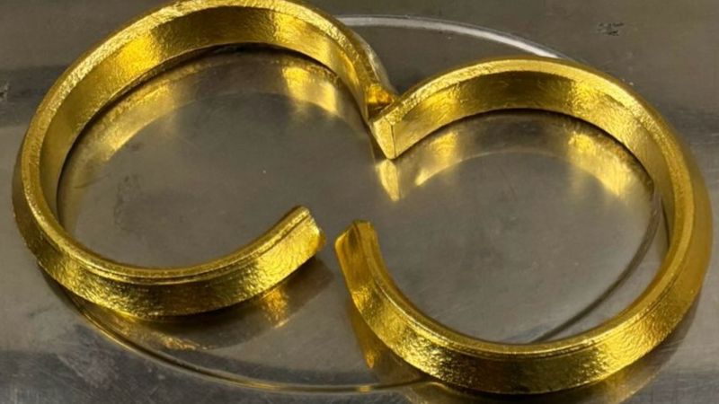2 travellers from Dubai arrested for smuggling 816 grams of gold in India