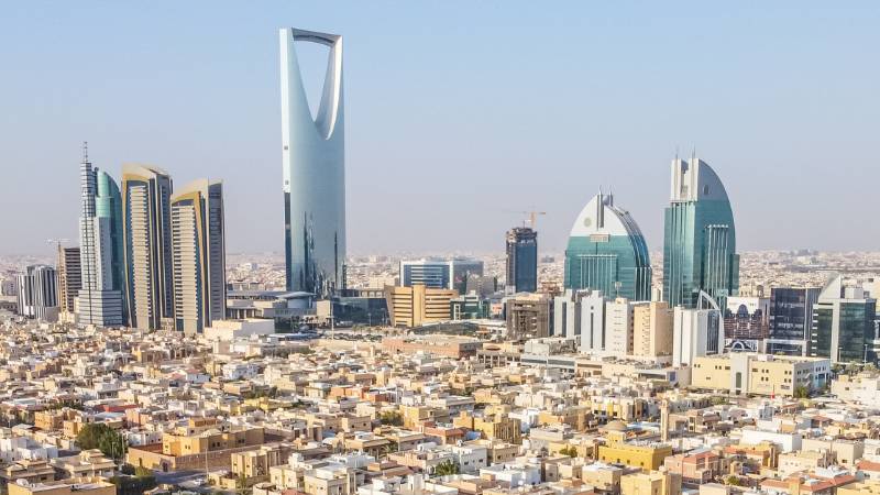 Saudi Arabia deports 11,000 illegal residents in one week, warns of 15-year jail term for helping illegals