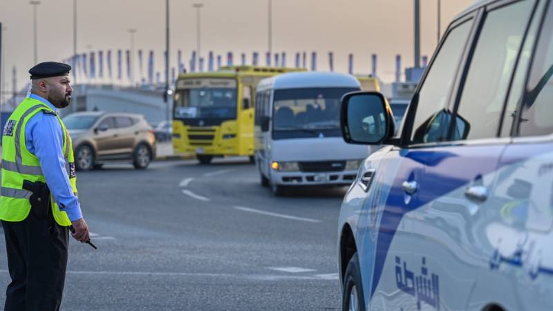UAE motorists warned: Dh1,000 fine for driving on hard shoulder