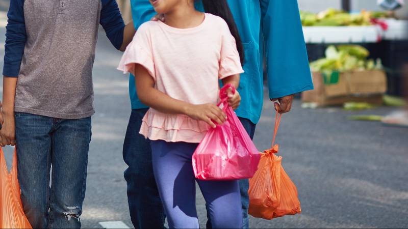 Sharjah warns residents against buying from illegal street vendors