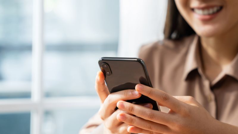 UAE residents first to experience world's fastest 5G-advanced speed at 62 Gbps