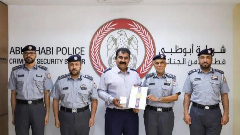 Expat who prevented a crime in Abu Dhabi gets award