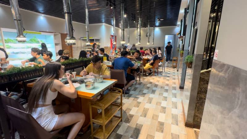 Yalu Jiang: Hotpot buffet in Dubai that keeps winning hearts