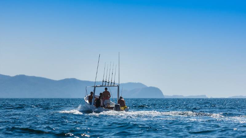 Bystanders rescue three Emiratis stranded by high tide at Ras Al Khaimah beach