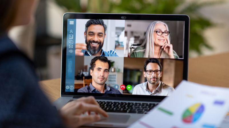 How to navigate time zone differences with international clients?