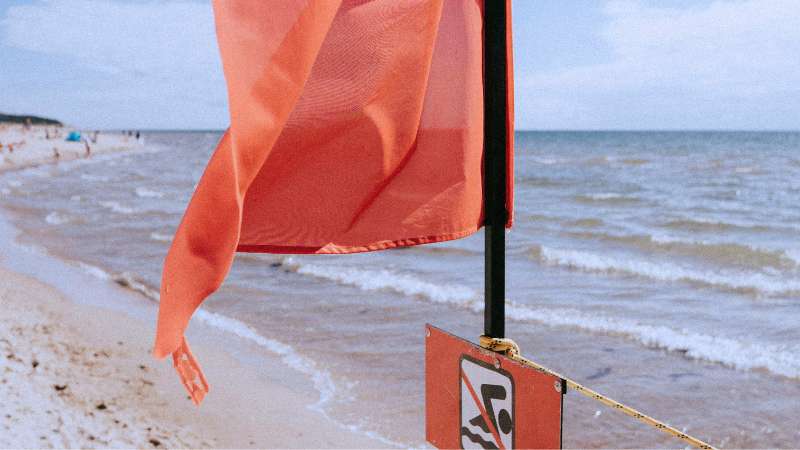 Al Zubarah Beach in Khor Fakkan remains closed after oil spill