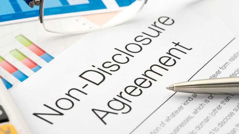 Abu Dhabi court orders former employee to pay Dh50,000 for leaking company data