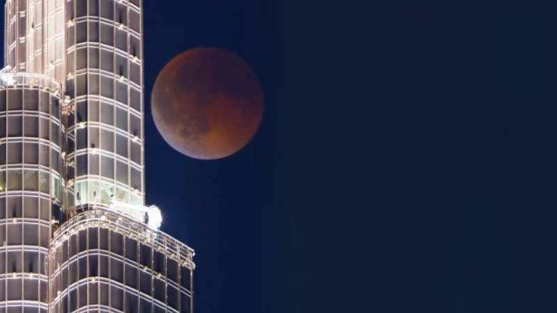 Sheikh Hamdan shares breathtaking Blood Moon video in UAE