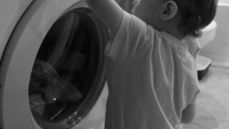 Kuwait court hands death sentence to Filipina maid for killing infant in washing machine