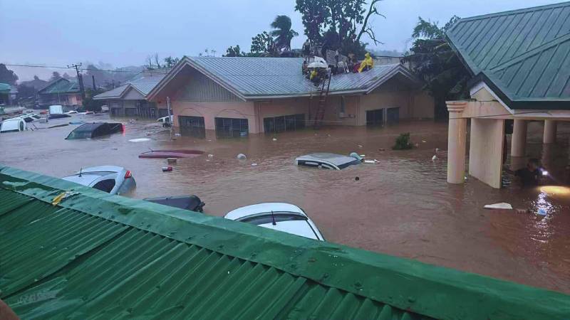 Typhoon Tino leaves trail of destruction in Visayas: 2 dead, Cebu residents trapped on rooftops