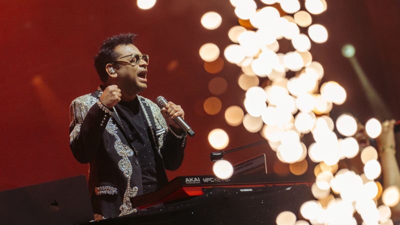A.R. Rahman stuns Abu Dhabi crowd
