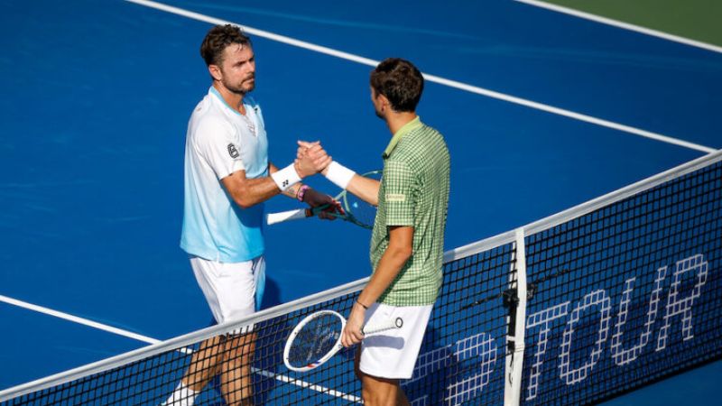 Stan Wawrinka bids farewell to Dubai as Medvedev advances