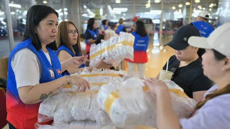 Filipino Social Club UAE distributes 50,000 free diapers in Dubai